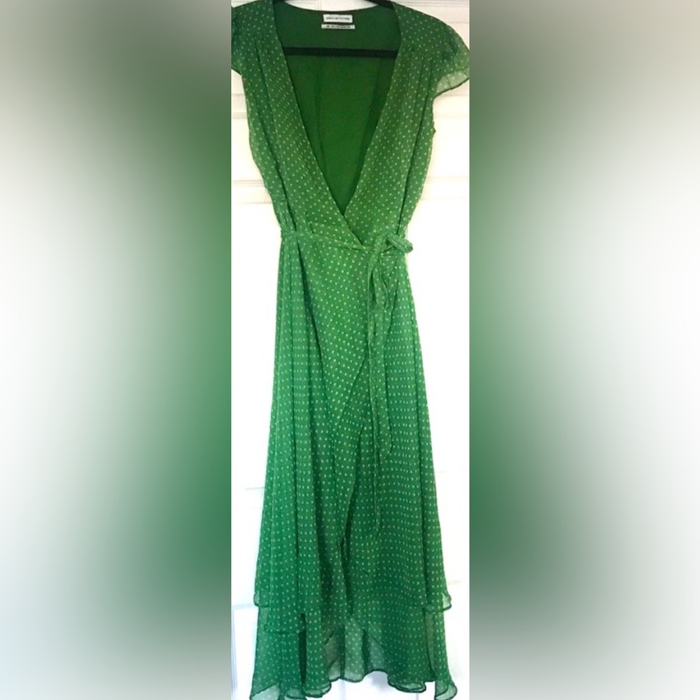 Urban Outfitters Elegant Green Wrap Pattern Dress - Picture 5 of 9
